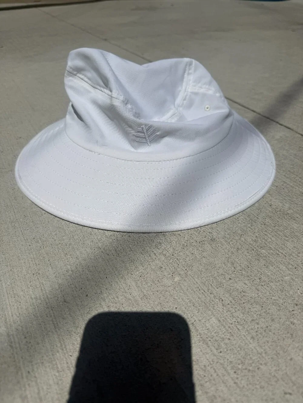 Coolibar White UPF 50+ Bucket Hat | Adjustable Sun Hat for Beach, Pool & Travel